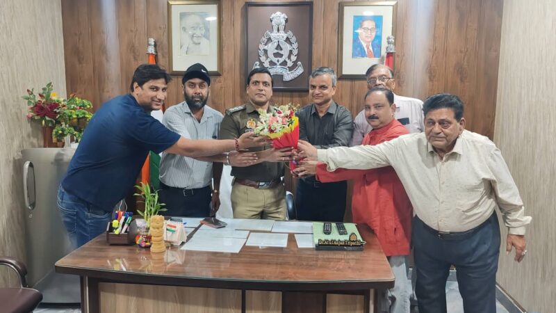 मसाने की होली में डीजे पर लगाम लगाने वाले ACP को किया सम्मानित