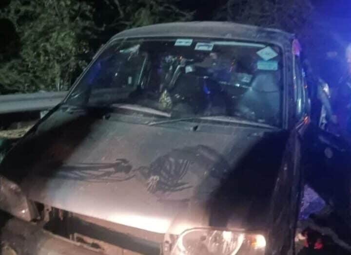 हाथरस : यमुना एक्सप्रेसवे पर  डबल डेकर बस ने इको वैन को पीछे से मारी टक्कर, 6 की मौत