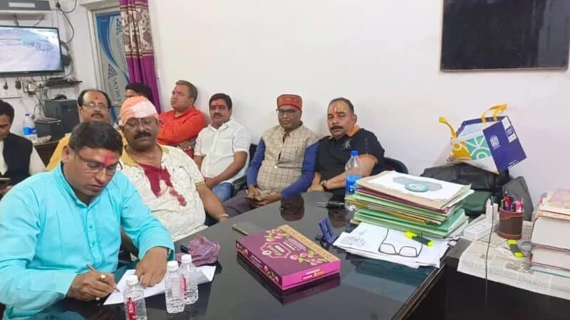 रोहनिया : होली पर घर में घुसकर परिवार पर हमला, अधिवक्ता सहित कई घायल