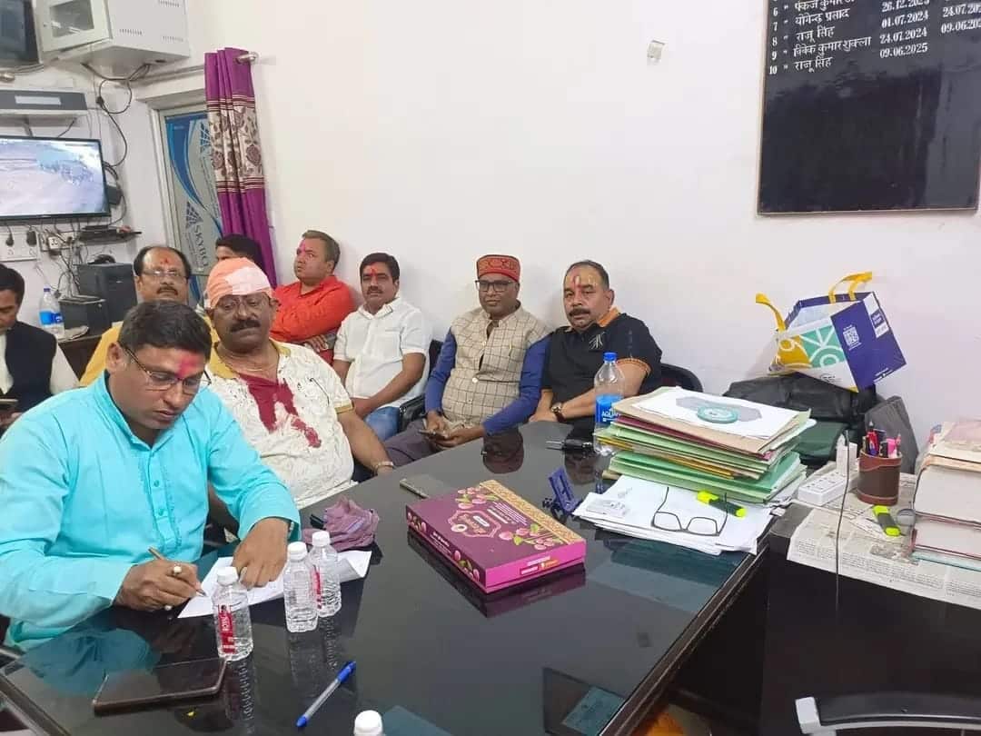 रोहनिया : होली पर घर में घुसकर परिवार पर हमला, अधिवक्ता सहित कई घायल