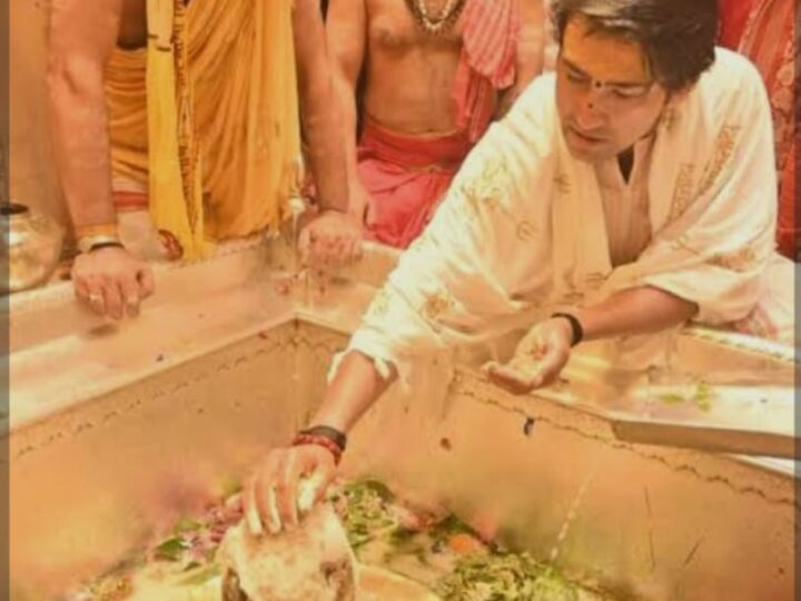 बागेश्वर बाबा ने शंकराचार्य अविमुक्तेश्वरानंद का गोरक्षा अभियान पर किया खुला समर्थन