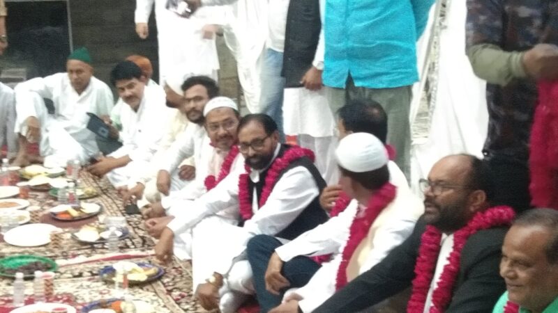 मदरसा खानम जान में सामूहिक रोजा इफ्तार, विभिन्न समुदायों ने एक साथ तोड़ा रोजा