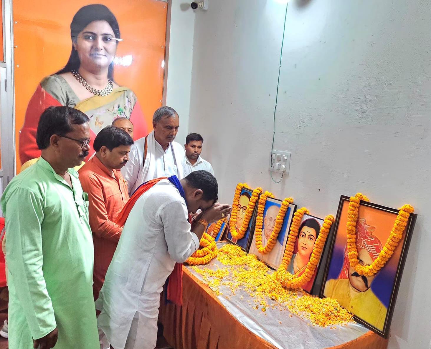 सावित्रीबाई फुले की पुण्यतिथि पर रोहनिया विधायक डॉ. सुनील पटेल ने दी भावपूर्णश्रद्धांजलि