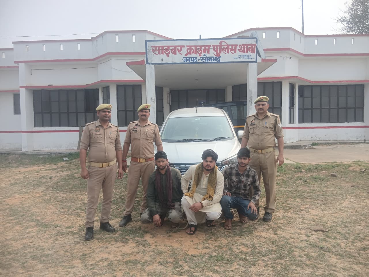 सोनभद्र सस्ते श्रृंगार सामग्री के नाम पर ठगी करने वाले तीन गिरफ्तार