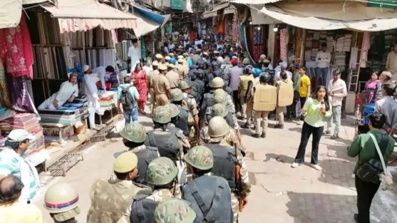 वाराणसी : अलविदा की नमाज पर  सुरक्षा व्यवस्था रही दुरुस्त