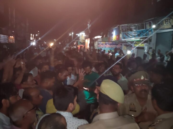 रामगढ़ में 10 वर्षीय बालक की गला रेतकर हत्या, आक्रोशित ग्रामीणों ने सड़क जाम किया