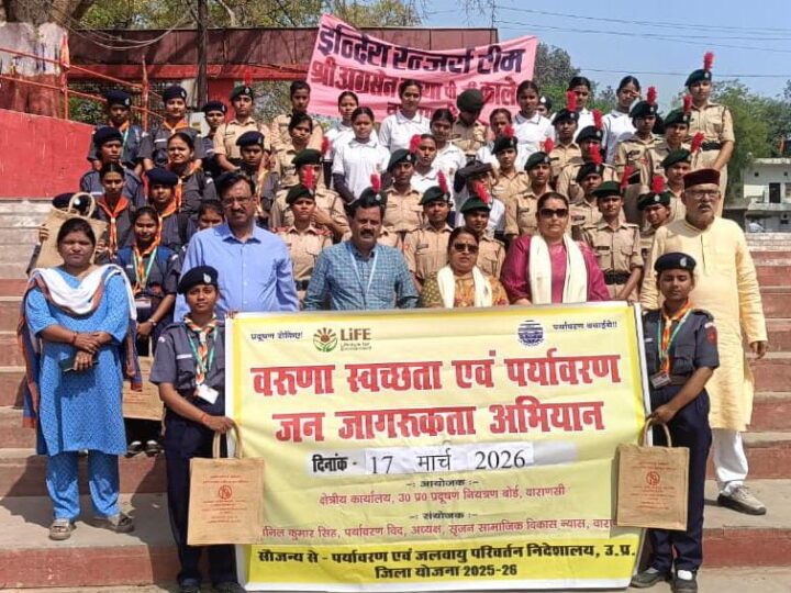 स्वच्छता अभियान के सातवें दिन शास्त्री घाट पर वरुणा नदी की व्यापक सफाई