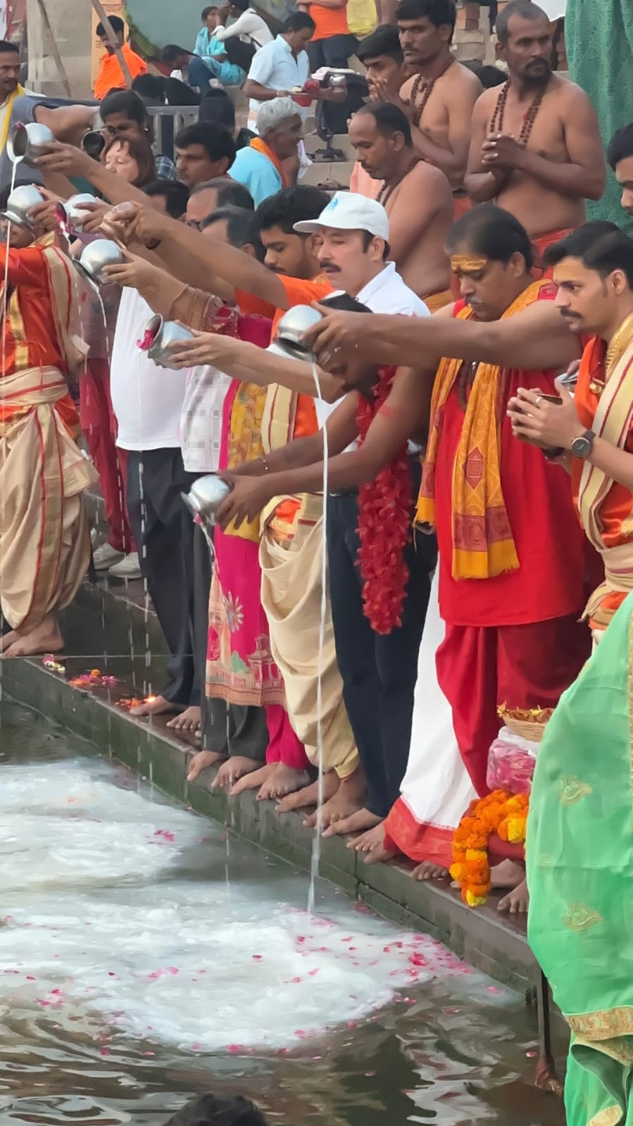 दशाश्वमेध घाट: नव संवत्सर पर किया गया महायज्ञ,हवन एवं वैदिक अनुष्ठान