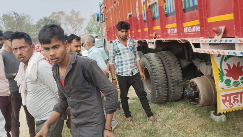 थाने से सटे हाईवे पर चोरी की वारदात, 14 टायरा ट्रक से चार टायर उड़ाए