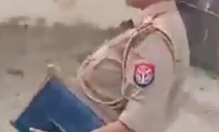 फर्रुखाबाद में महिला दरोगा की घूसखोरी का मामला वायरल