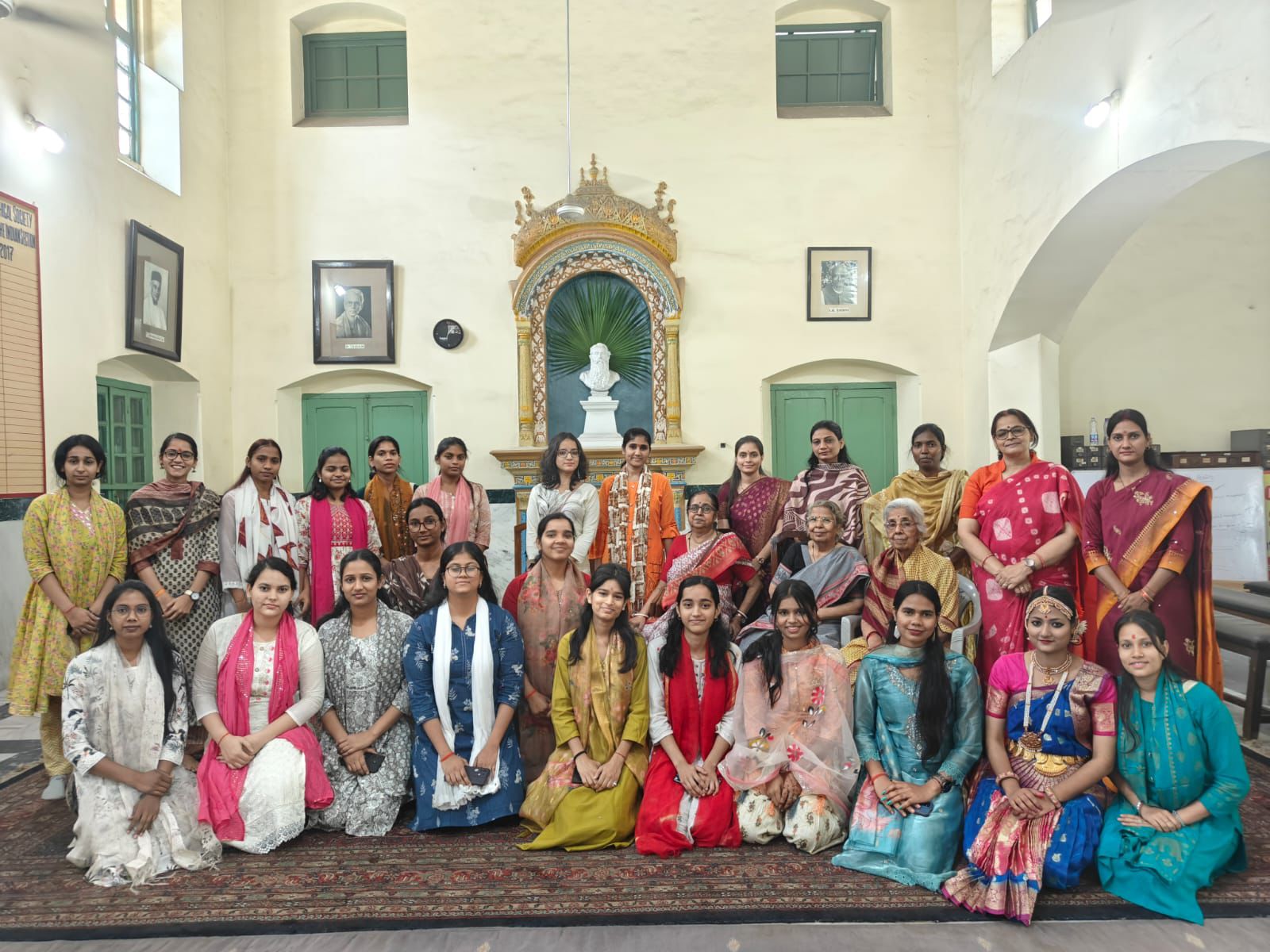 भजन, नृत्य और छन्दों के साथ कार्यशाला का हुआ समापन