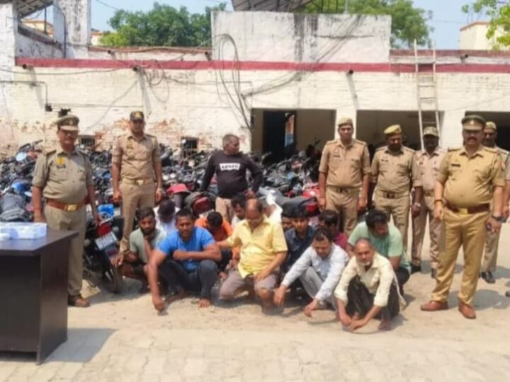 चंदौली : 14 जुआरी गिरफ्तार, सवा लाख नकद व 52 वाहन जब्त