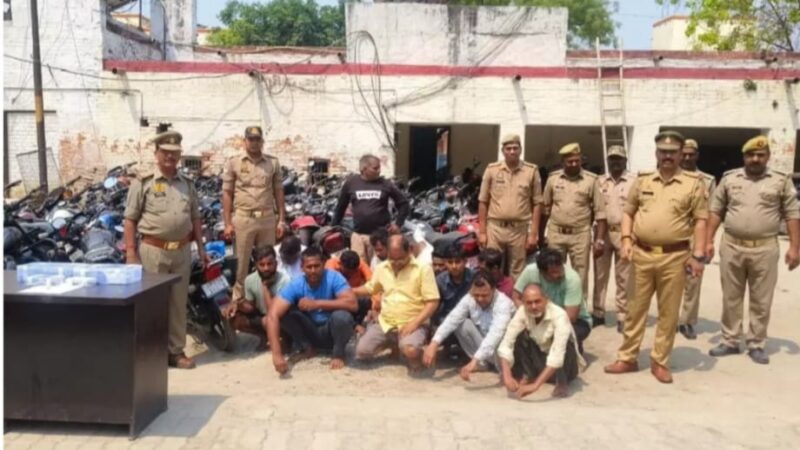 चंदौली : 14 जुआरी गिरफ्तार, सवा लाख नकद व 52 वाहन जब्त