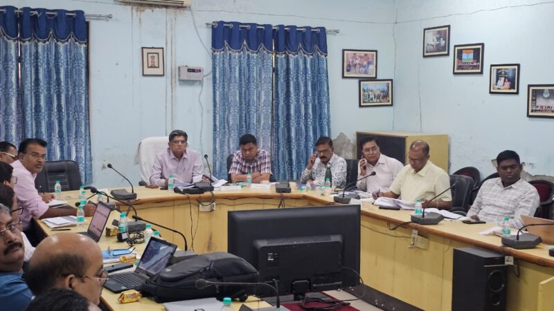 मंडल स्वास्थ्य समीक्षा बैठक में सभी जनपदों को टॉप-20 रैंक में लाने के सख्त निर्देश