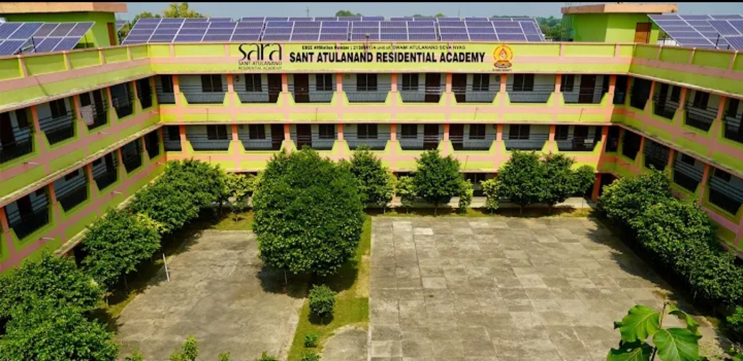 11वीं के आधे छात्र फेल, अभिभावकों का संत अतुलानंद स्कूल पर प्रदर्शन