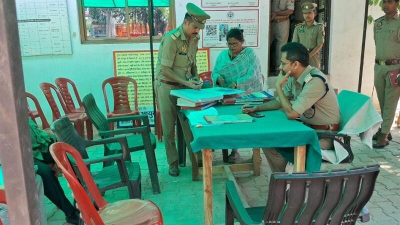 बड़ागांव थाने में डीसीपी ने सुनी जनता की समस्याएं, दिए त्वरित समाधान के निर्देश