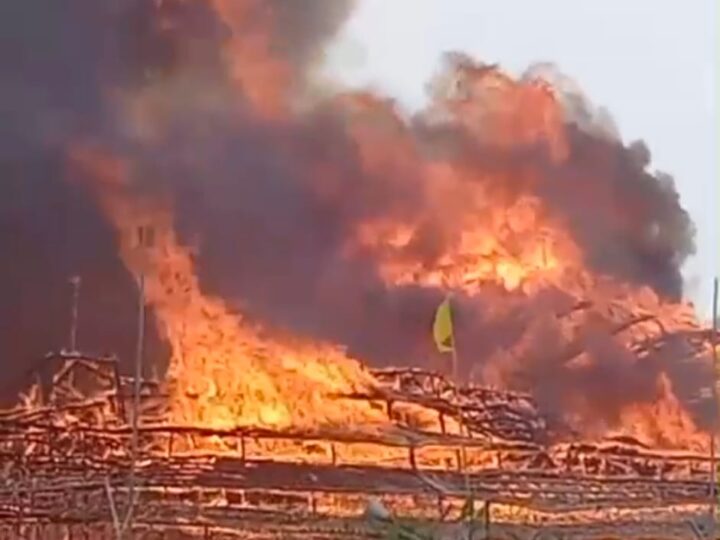 अयोध्या के राजघाट पर श्री लक्ष्मी नारायण महायज्ञ के अंतिम दिन भीषण आग: पंडाल जलकर खाक, कोई जनहानि नहीं