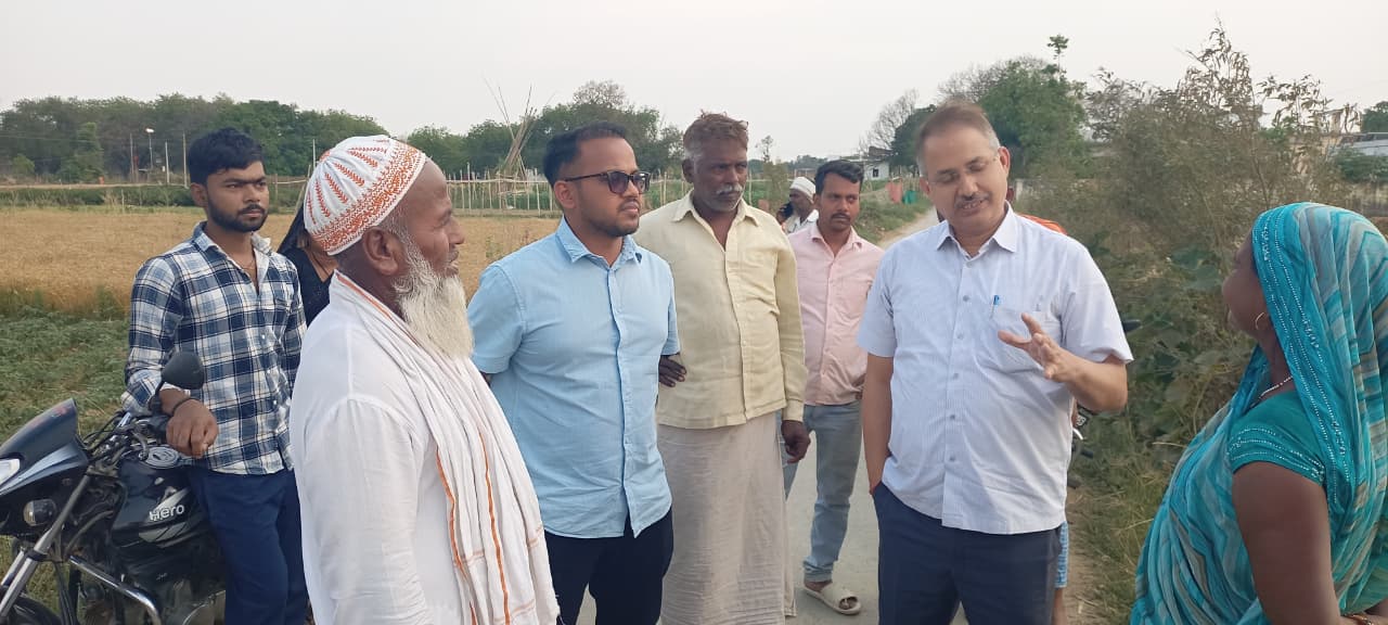 कल्लीपुर में लैंड पुलिंग को लेकर VDA का निरीक्षण, किसानों से संवाद