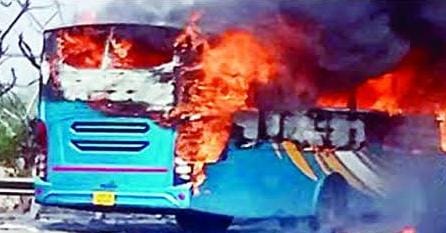 चलती बस में लगी आग, बाल बाल बची 48 यात्रियों की जान