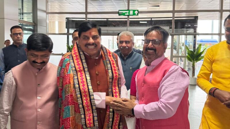 मध्य प्रदेश के मुख्यमंत्री पहुंचे  काशी