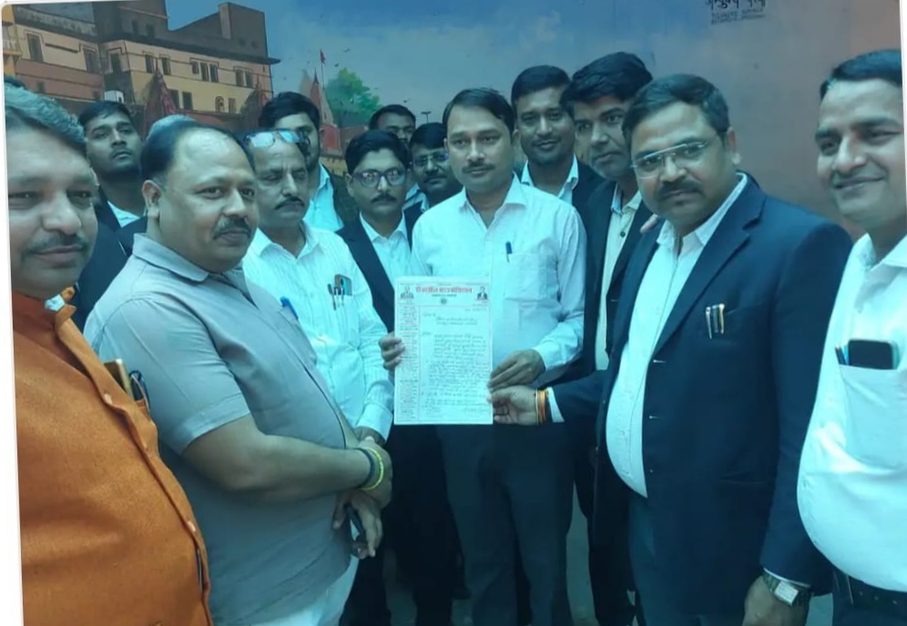 वाराणसी : राजातालाब तहसील में अधिवक्ताओं ने किया न्यायिक कार्य बहिष्कार