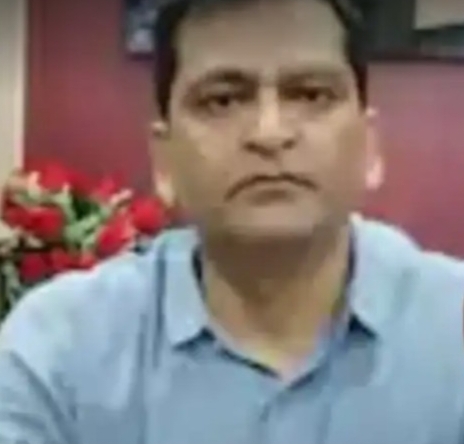 कुत्ते के काटने पर एसडीएम ने मांगी 8 दिन की छुट्टी, डीएम को लिखा— “साइन करने की स्थिति में भी नहीं”