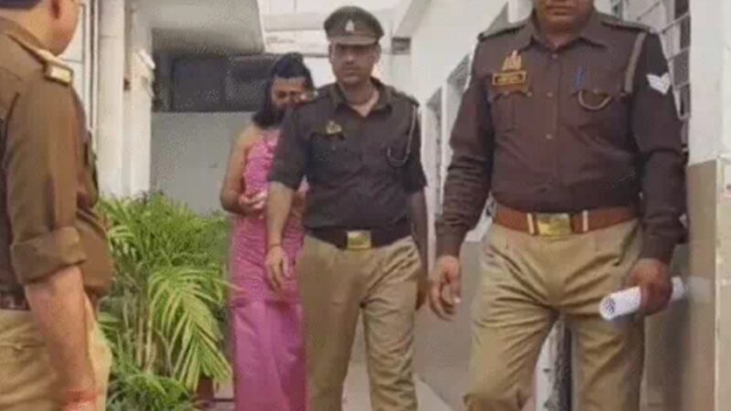 शंकराचार्य की यात्रा रोकने की मांग को लेकर पॉक्सो कोर्ट पहुंचे आशुतोष महाराज