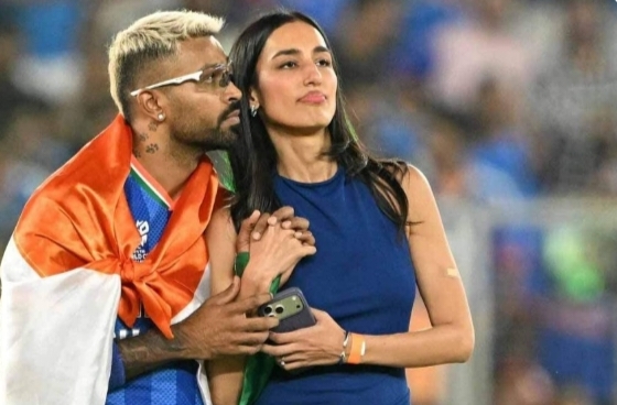 तिरंगे के कथित अपमान को लेकर हार्दिक पांड्या के खिलाफ शिकायत