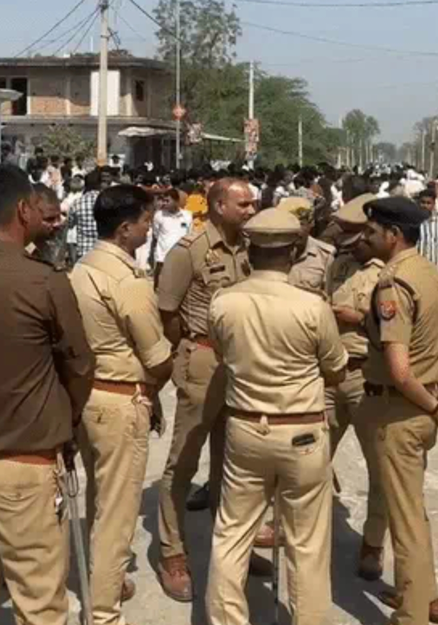 कोचिंग जा रही 11वीं की छात्रा को ट्रक ने रौंदा, 25 फीट तक घिसटती गई; चालक की पिटाई के बाद पुलिस ने किया गिरफ्तार