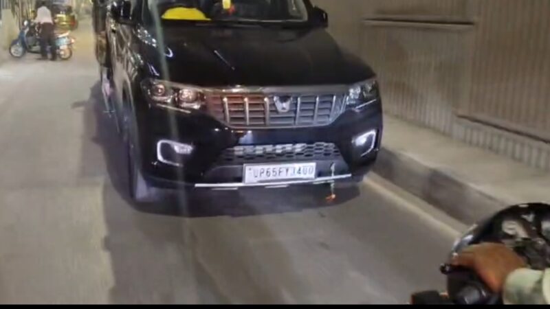 सीएम और सीपी के निर्देश की धज्जियां: वाराणसी में बदमाशों के हौसलों बुलंद  लेखपाल पर स्कॉर्पियो चढ़ाने का प्रयास, फाड़े सरकारी कागजात