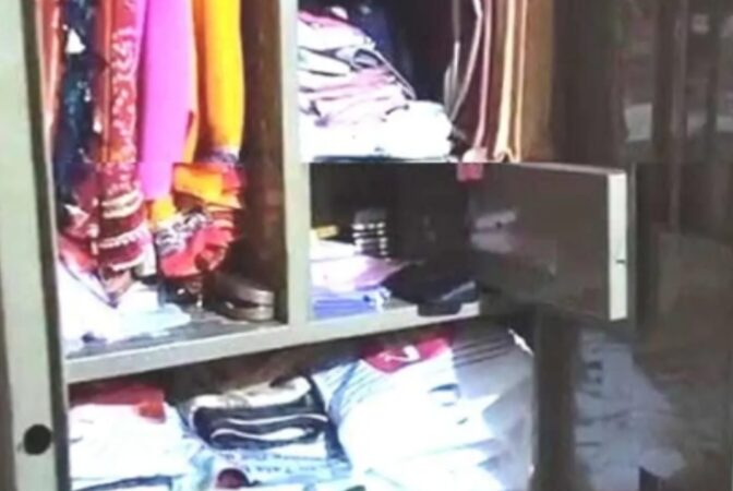 रोहनिया में लाखों के जेवरात चोरी