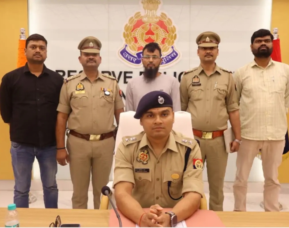 अंतरराष्ट्रीय कफ सिरप तस्करी गिरोह का मास्टरमाइंड गिरफ्तार,