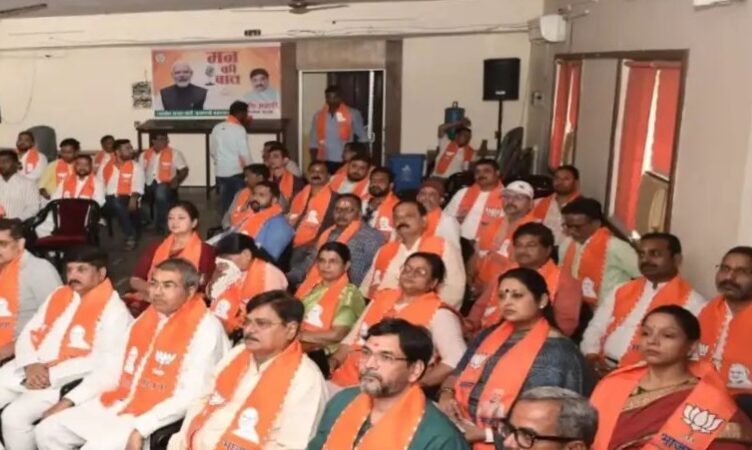 काशी ने रचा विश्व रिकॉर्ड: एक घंटे में लगाए 2.51 लाख पौधे, पीएम मोदी ने ‘मन की बात’ में सराहा