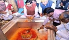 काशी विश्वनाथ धाम पहुंचे मध्य प्रदेश के मुख्यमंत्री ने लिया हाईटेक एसओपी का जायजा