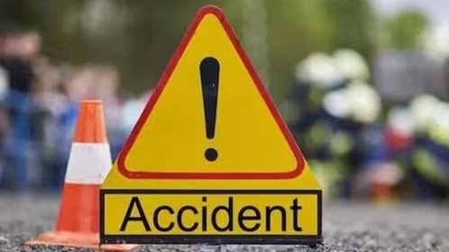 मेले की खुशी मातम में बदली: गाजीपुर में बाइक भिड़ंत में तीन किशोरों की मौत