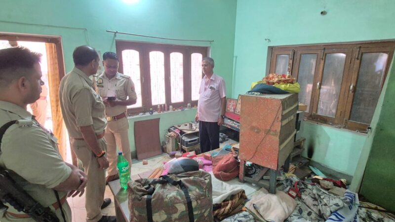 चोरी में असफल चोर मकान मालिक पर हमला कर भागे