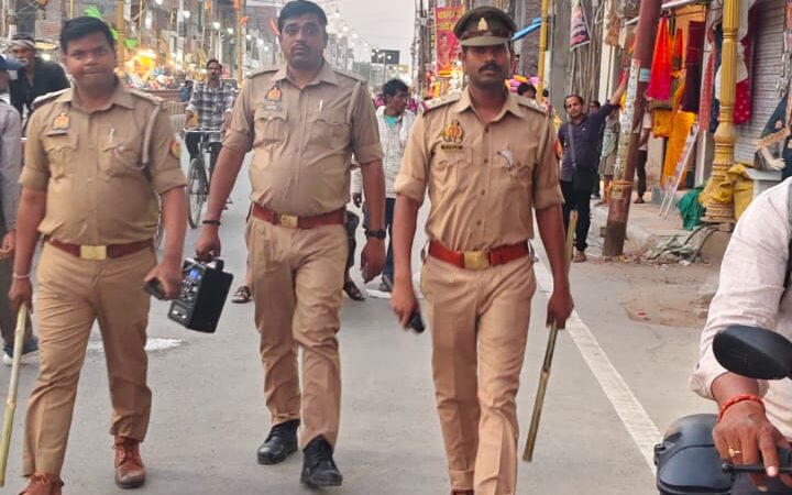 पाण्डेपुर चौराहा अतिक्रमण मुक्त, यातायात व्यवस्था सुधरी