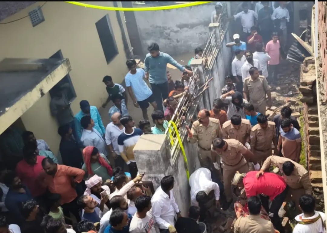 गाजीपुर : फार्मासिस्ट की जिंदा जलकर मौत, लाखों की संपत्ति स्वाहा