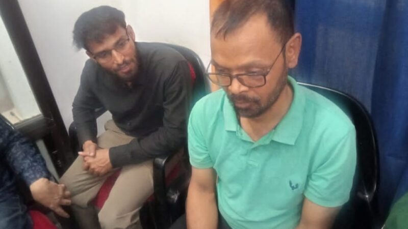 मिर्जापुर : एंटी करप्शन टीम ने  लेखपाल को 10 हजार रुपये रिश्वत लेते रंगे हाथों किया गिरफ्तार