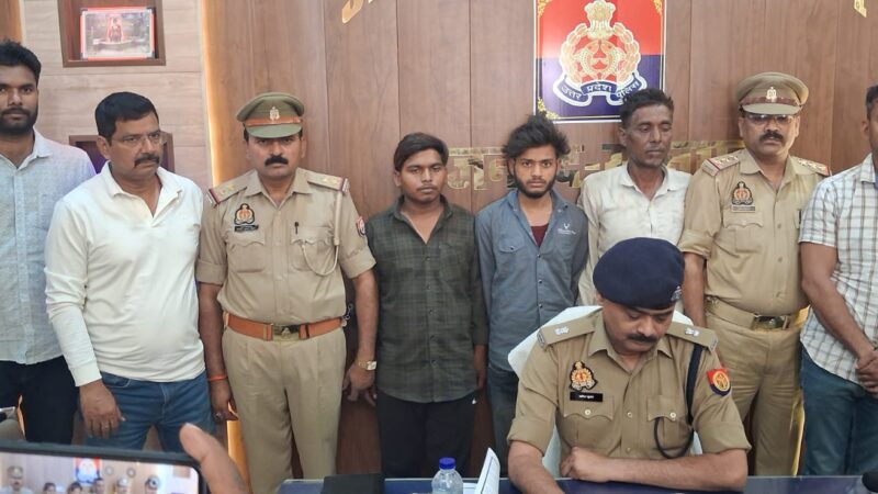 सोनभद्र पुलिस की बड़ी कार्रवाई, 50 किलो गांजा के साथ 3 तस्कर गिरफ्तार, बोलेरो वाहन जब्त