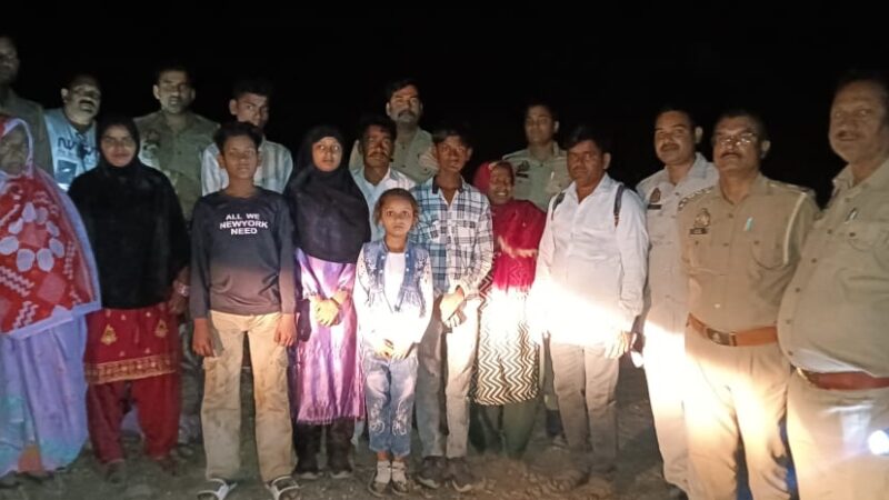 विजयगढ़ किले के जंगल में भटके 10 श्रद्धालु, 8 घंटे बाद पुलिस ने सकुशल निकाला
