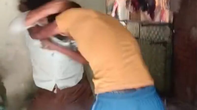 जमीन बंटवारे के विवाद में बड़े भाई पर जानलेवा हमला, नाबालिग बेटी ने बनाया वीडियो वायरल