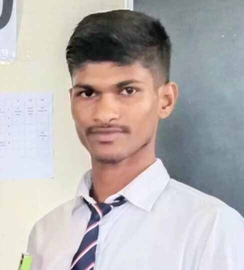 आशा पब्लिक स्कूल लौटानी में हवलदार यादव का परचम, प्रधानाचार्य रचना यादव बोलीं- ‘गर्व है’, पत्रकार दुर्गेश कुमार यादव ने भतीजे को सम्मानित किया