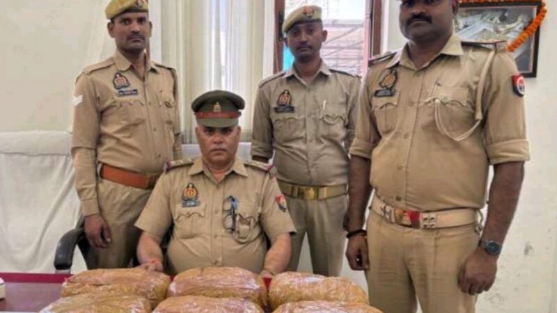 वाराणसी : कैंट रेलवे स्टेशन पर लावारिस बैग से 5.6 किलो अवैध गांजा बरामद