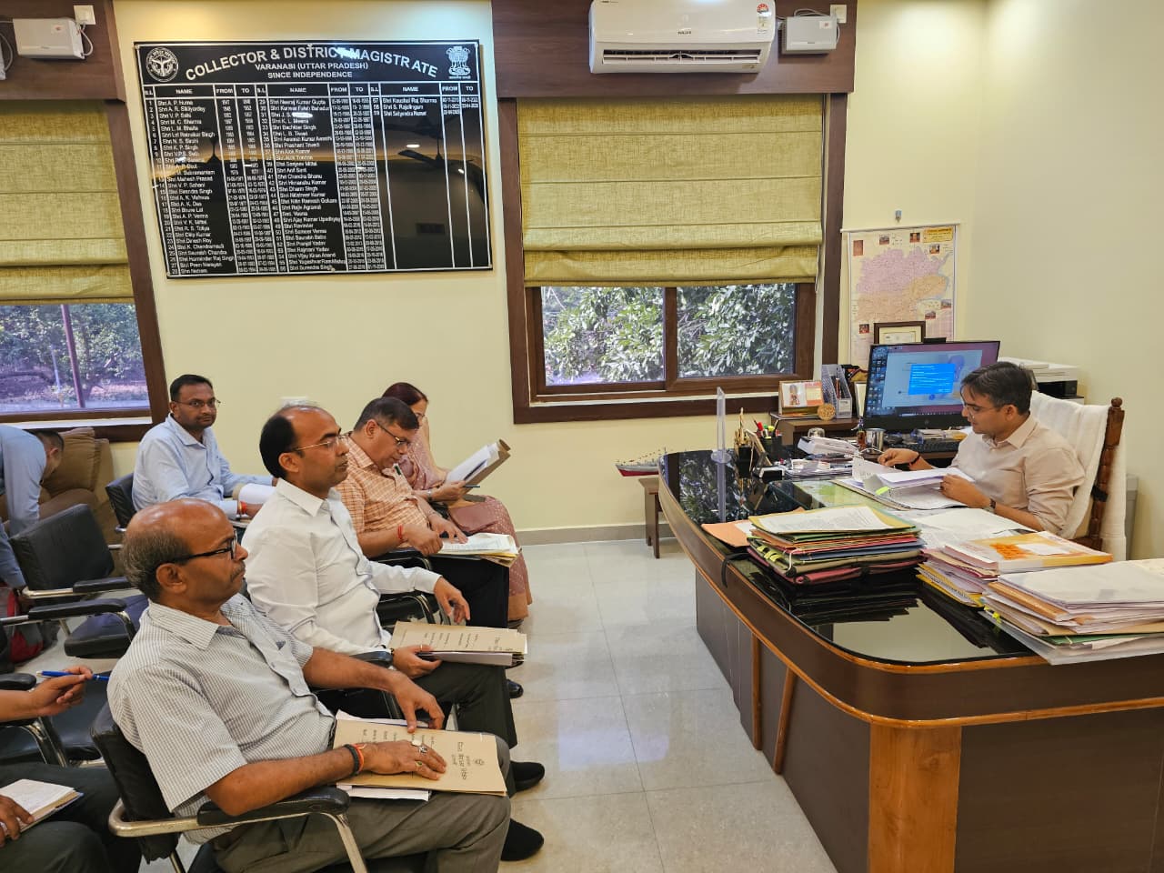 निजी विद्यालयों की मनमानी पर जिलाधिकारी ने की सख्ती