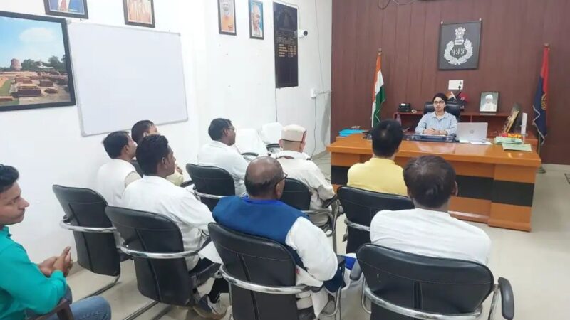 वाराणसी : व्यापारियों से जुड़ी समस्याओं पर डीसीपी गोमती जोन  ने दिए ठोस सुझाव