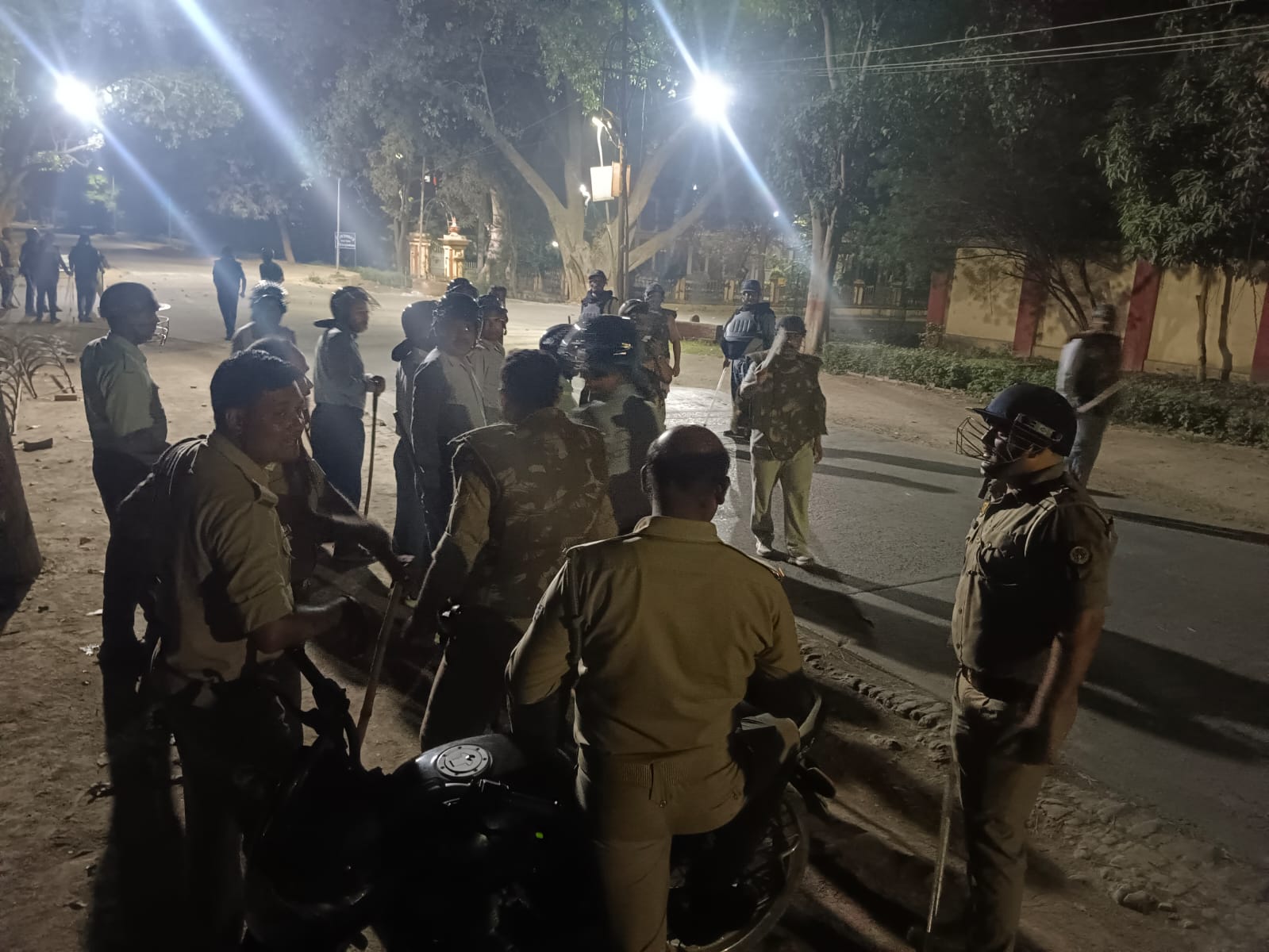 बीएचयू : छात्रावास में पानी की किल्लत पर हिंसक झड़प, एक सुरक्षाकर्मी गंभीर रूप से घायल