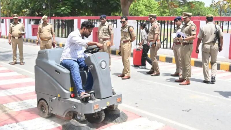 वाराणसी में प्रधानमंत्री मोदी के आगमन की तैयारियों में तेजी