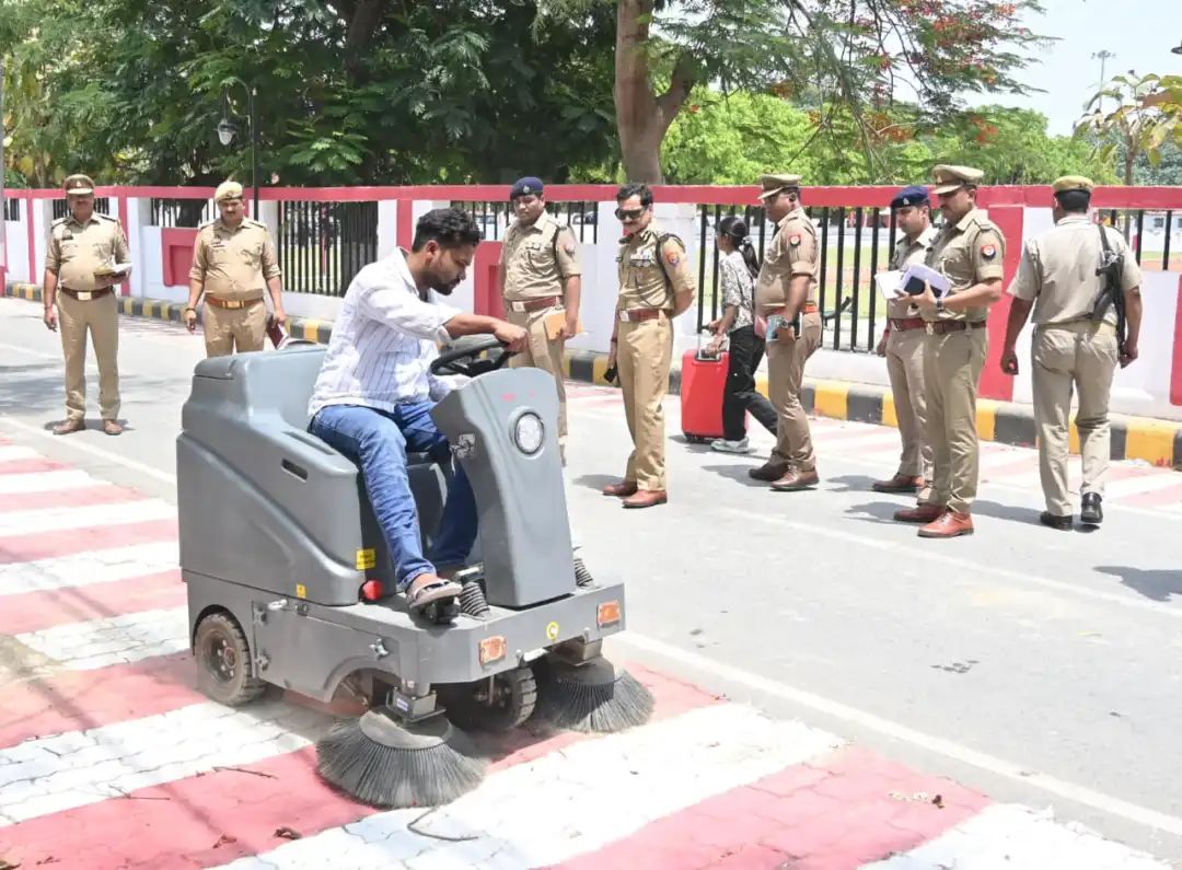 वाराणसी में प्रधानमंत्री मोदी के आगमन की तैयारियों में तेजी