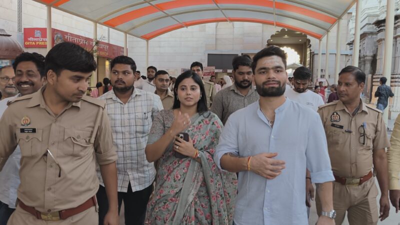 स्टार क्रिकेटर  रिंकू सिंह ने काशी में किए बाबा विश्वनाथ के दर्शन